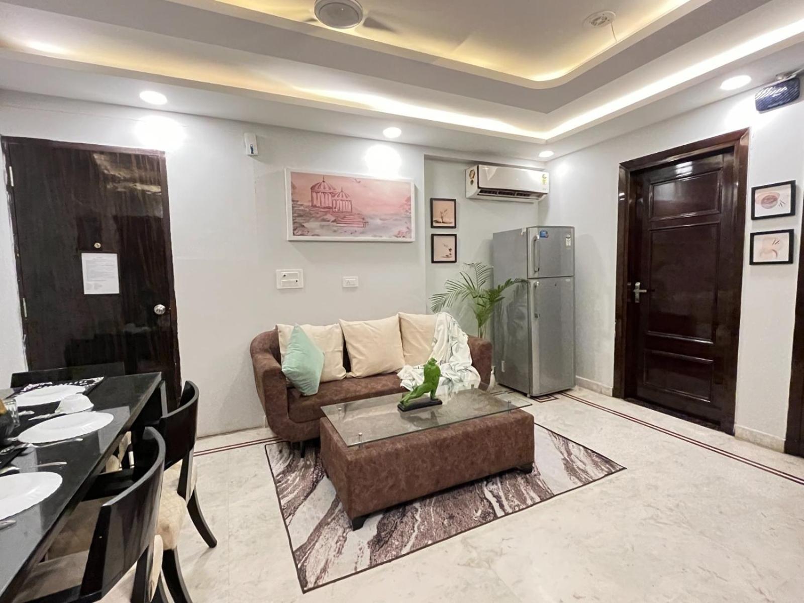 Bedchambers Medicity Serviced Apartments In Гургаон Екстериор снимка