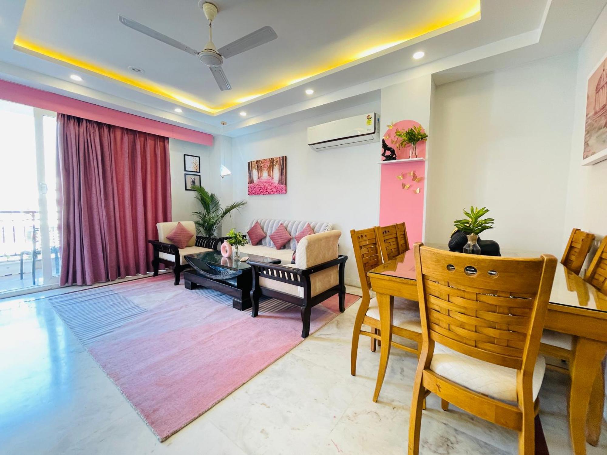 Bedchambers Medicity Serviced Apartments In Гургаон Екстериор снимка